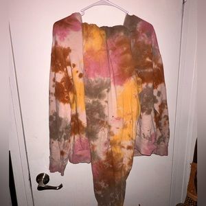 BUNDLED WILD FABLE SWEATSUIT TIE DYE BOTH, SIZE M